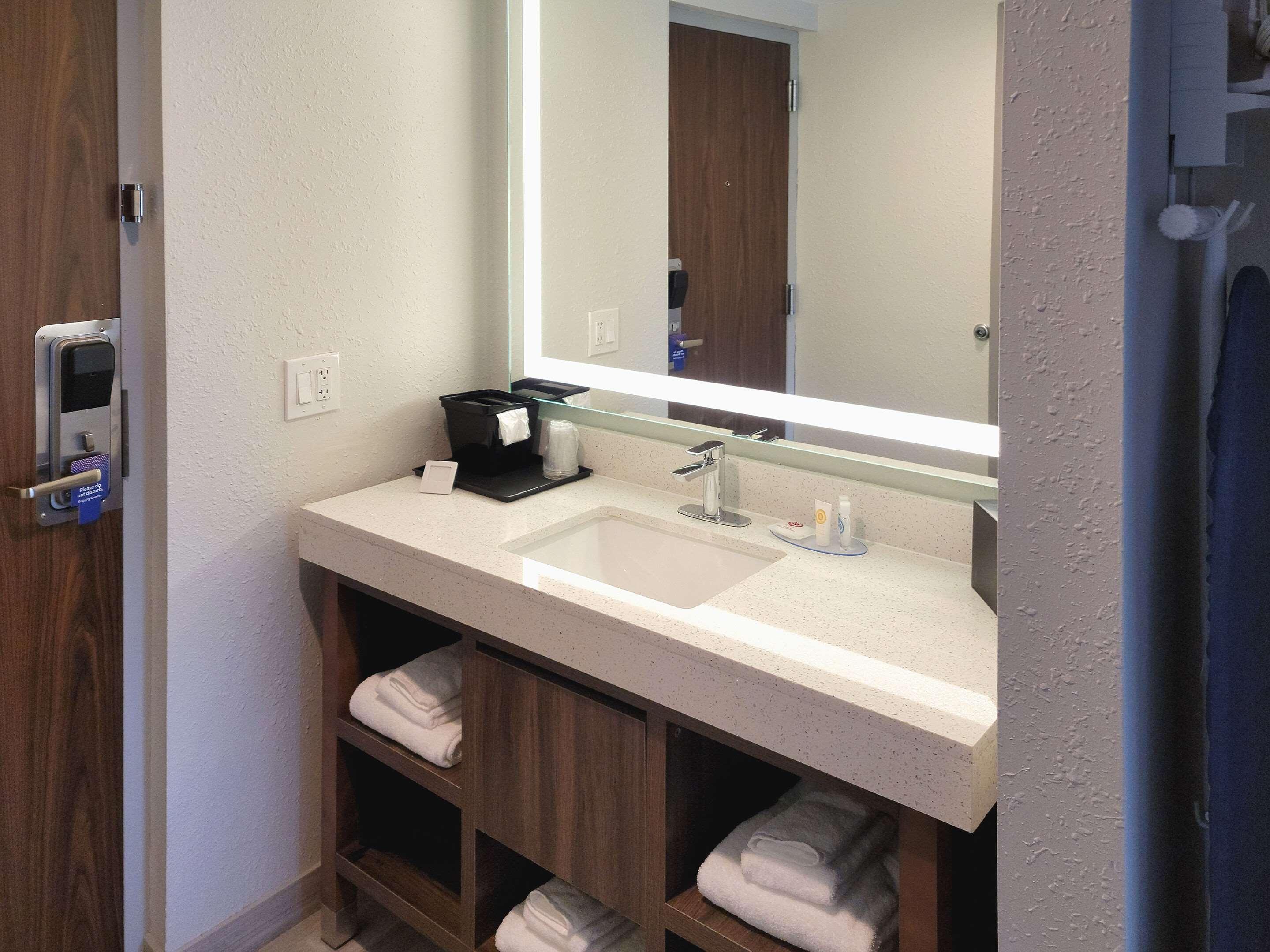 Comfort Inn & Suites Wyomissing-Reading Exteriör bild