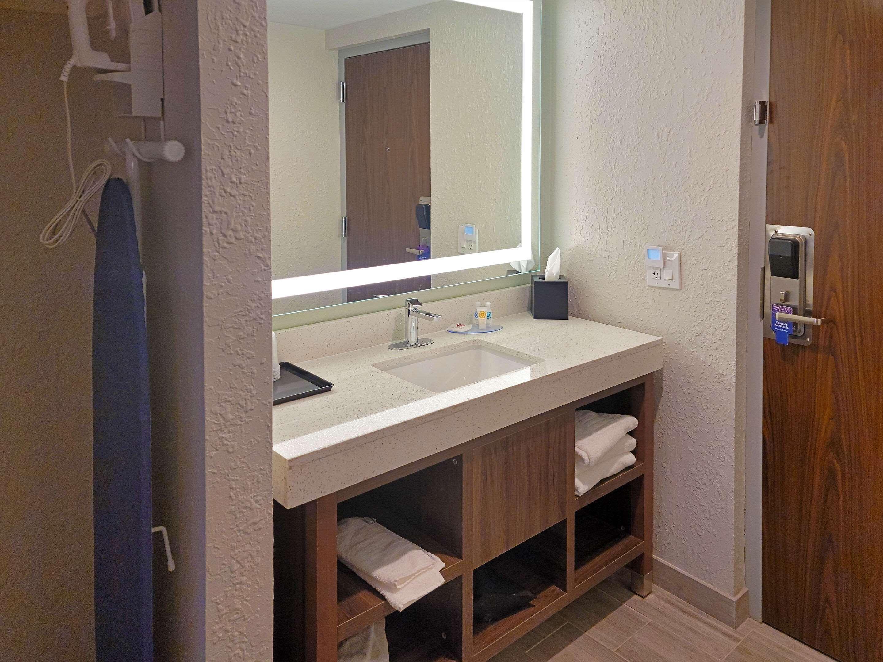 Comfort Inn & Suites Wyomissing-Reading Exteriör bild
